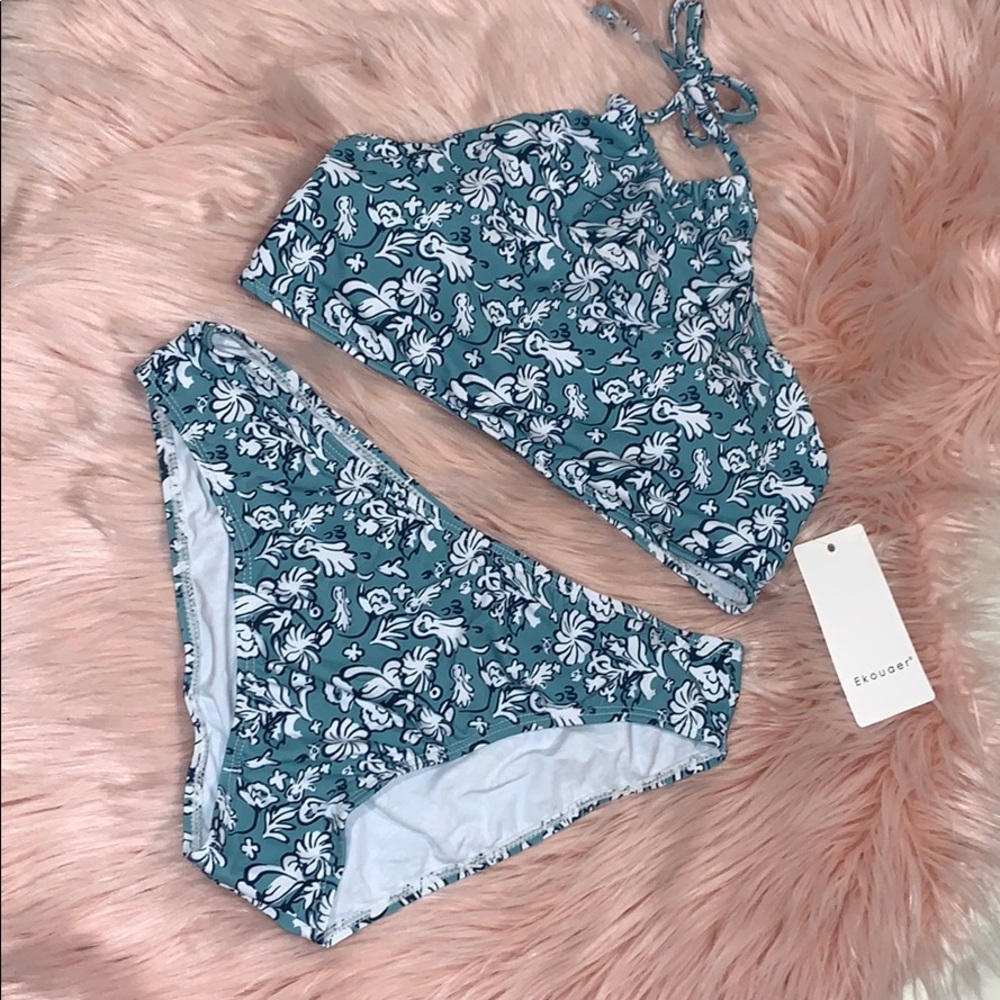 Two Piece Paisley Swimsuit 📦 (S-14) - Picture 4 of 12